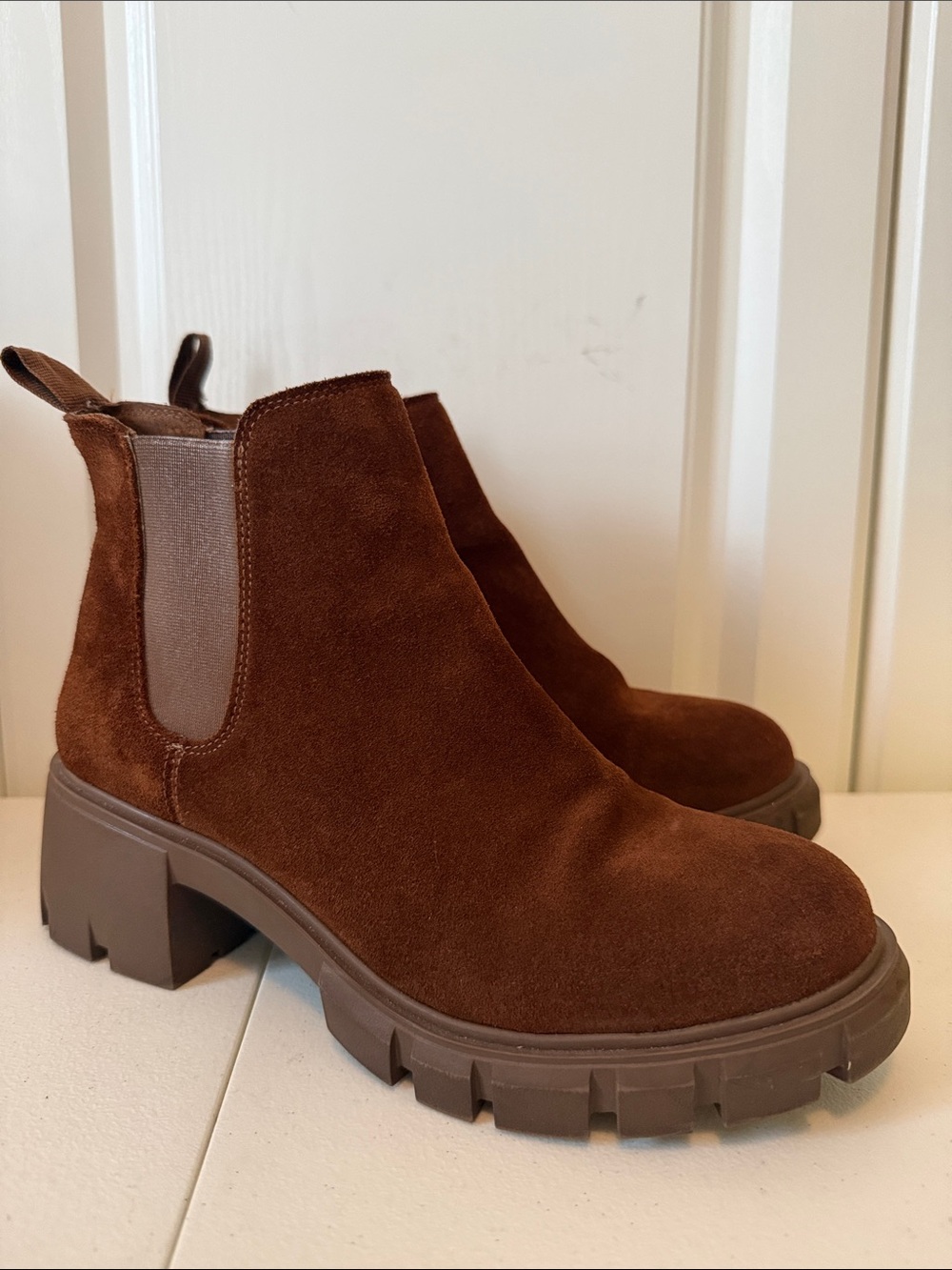 Steve Madden Howler Women's Dark Brown Suede Lug Booties (sz 8.5)